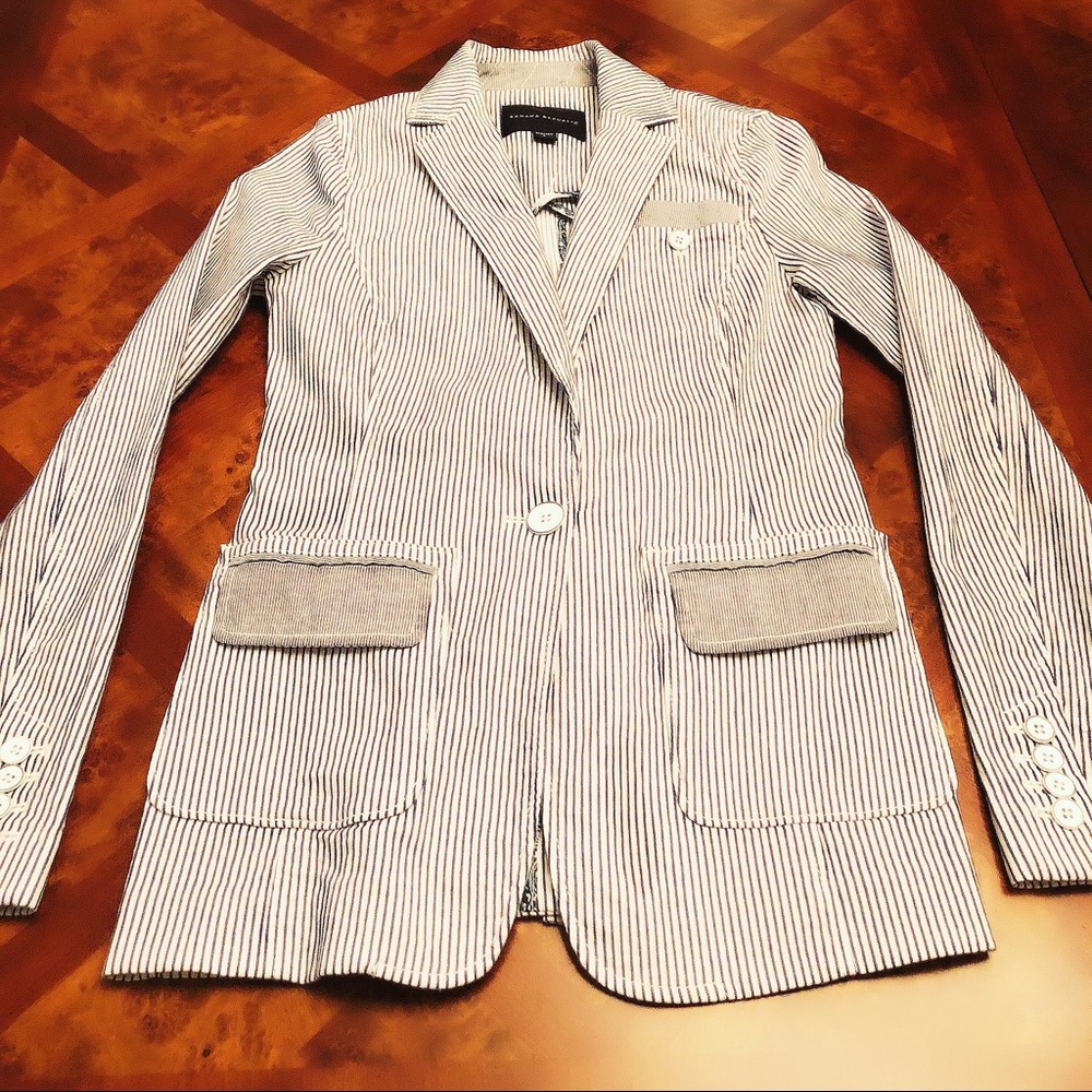 Ladies Brand New Banana Republic Stretch Blazer.